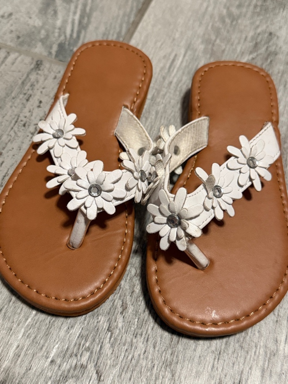 White Floral Thong Sandals for Girls - Casual Summer Slide Size 9/10 Toddler
